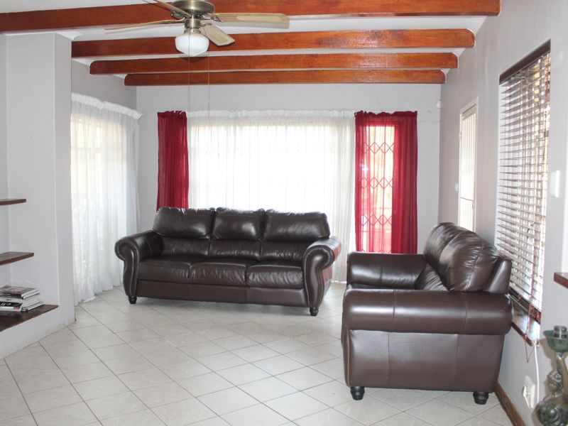 Stunning Double-Storey Family Home | Schoemansville - Photo 3