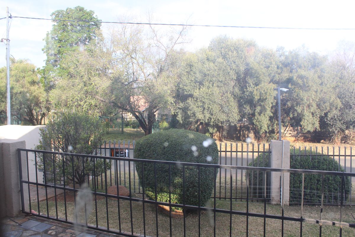 Stunning Double-Storey Family Home | Schoemansville - Photo 4