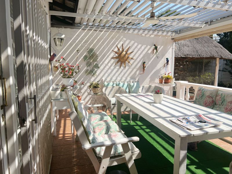 4 Bedroom Family Home + Two Self‐Contained Cottages - Photo 9