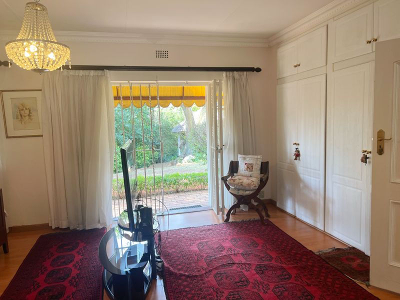 4 Bedroom Family Home + Two Self‐Contained Cottages - Photo 8