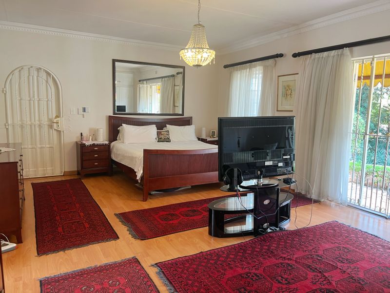 4 Bedroom Family Home + Two Self‐Contained Cottages - Photo 5