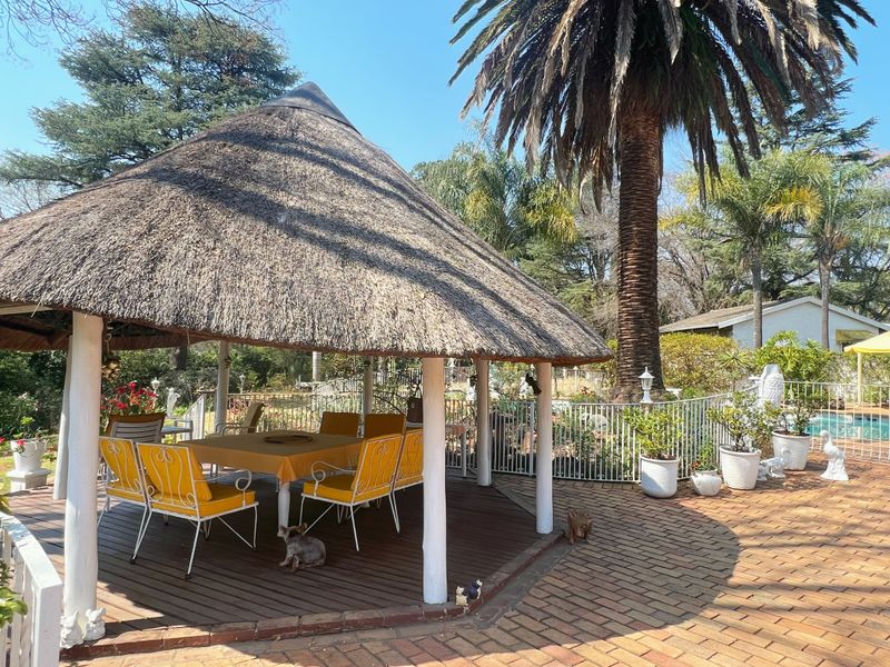 4 Bedroom Family Home + Two Self‐Contained Cottages - Photo 3