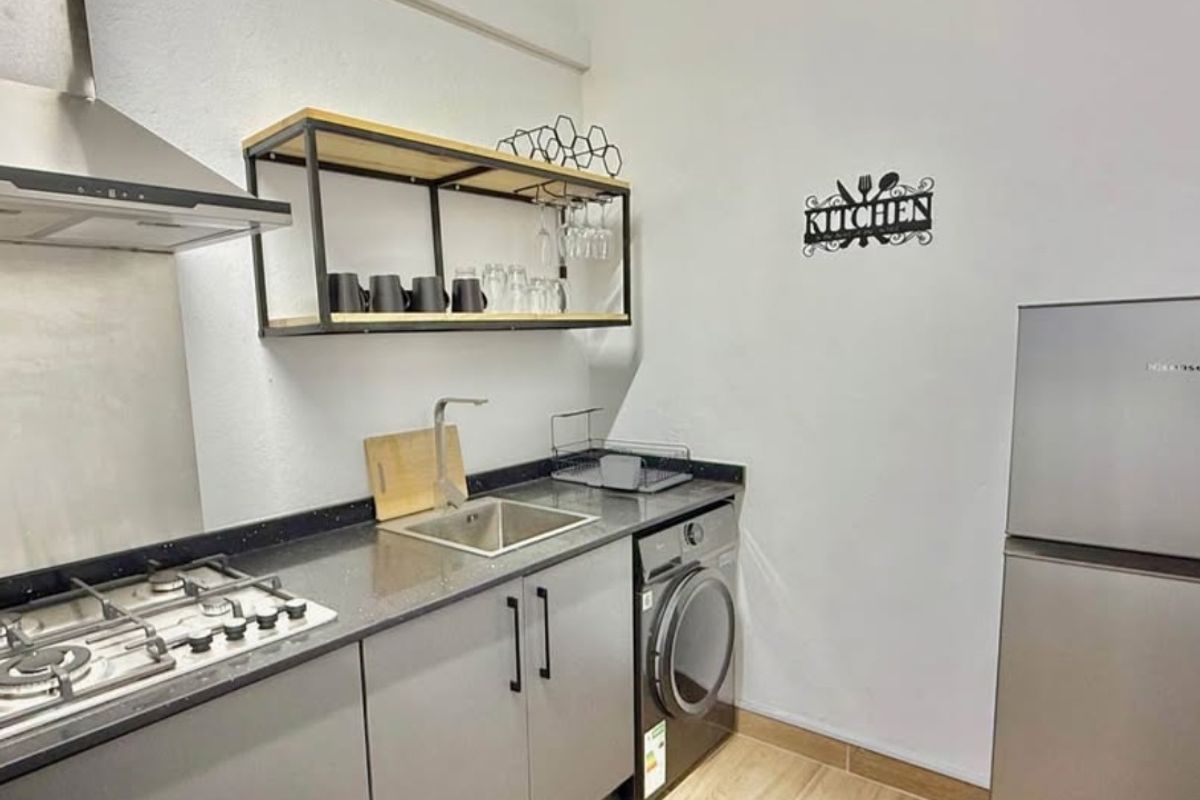 An elegant 1 bed home for you to enjoy! - Photo 3