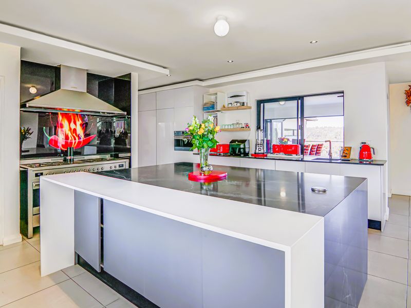 Where Space, Nature, and Luxury Live in Harmony - Photo 10