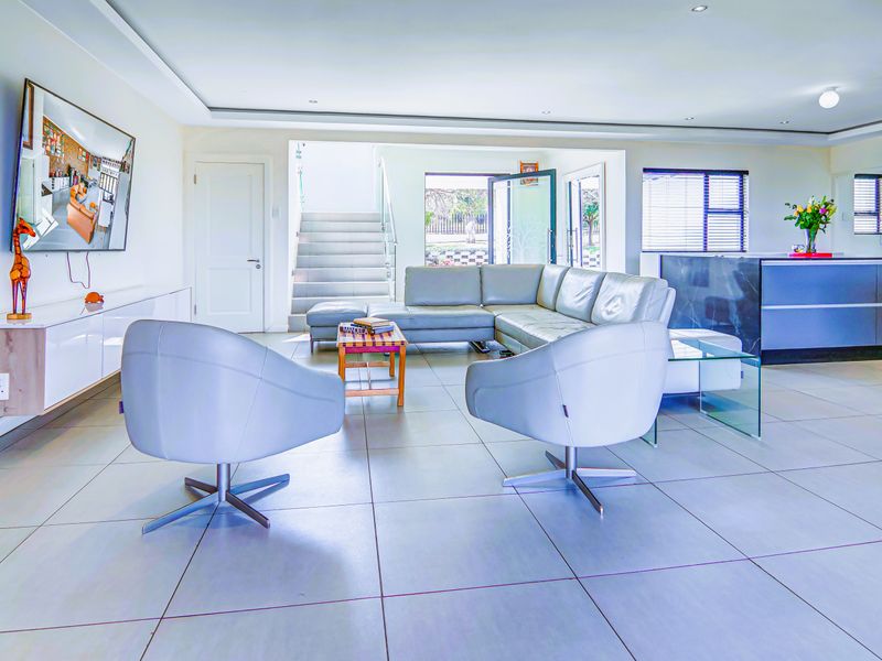 Where Space, Nature, and Luxury Live in Harmony - Photo 6