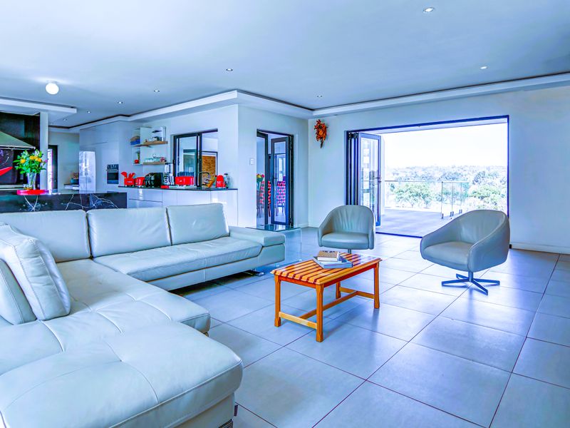 Where Space, Nature, and Luxury Live in Harmony - Photo 7