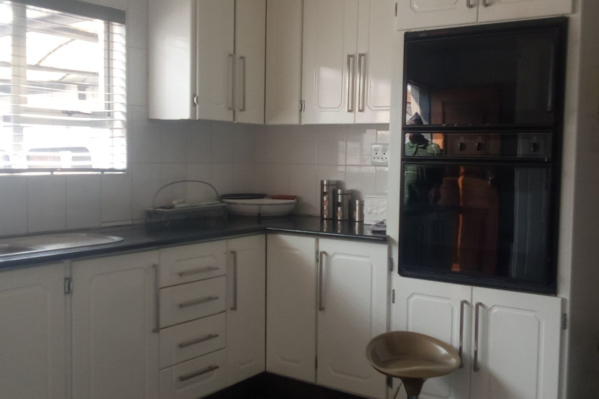 Settle and stay 4 bedroom in Liefde and Vrede - Photo 3