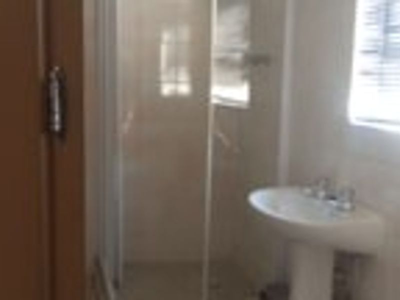 Settle and stay 4 bedroom in Liefde and Vrede - Photo 7