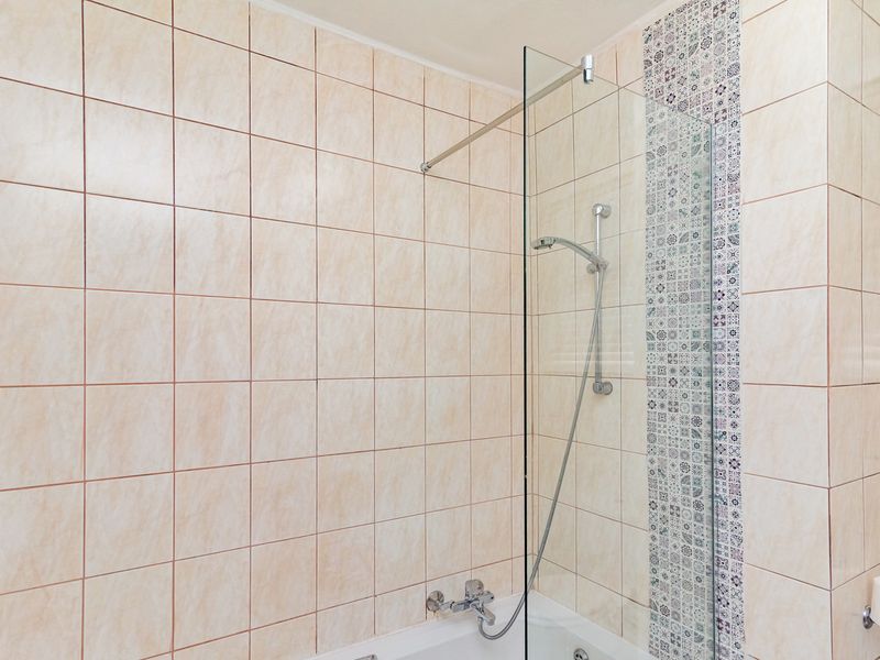 PET FRIENDLY.  SPACIOUS.  GROUND FLOOR UNIT. - Photo 10