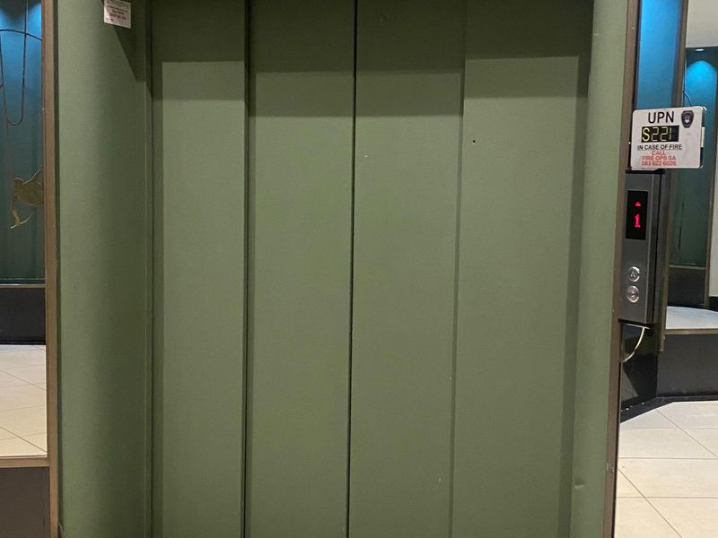 Own a Piece of History: Iconic Ansteys Building - A High-Yield Investment Opportunity in Joburg's CB - Photo 5