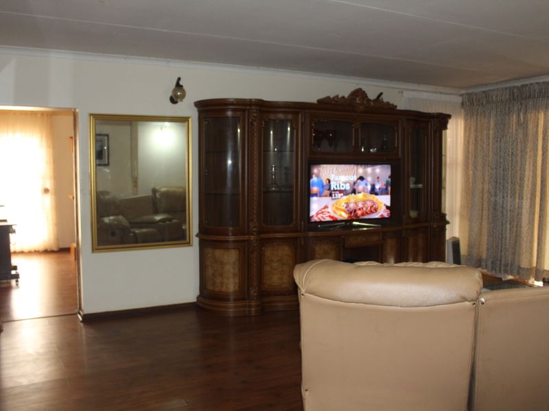 A Family Haven in Mooinooi - Photo 9