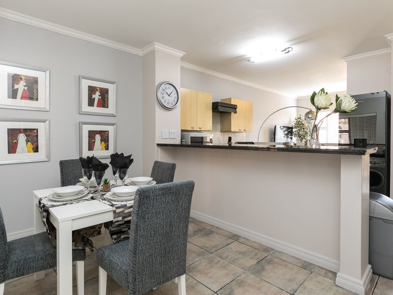 2 Bedroom Furnished Apartment To Let in Morningside, Sandton - Photo 10