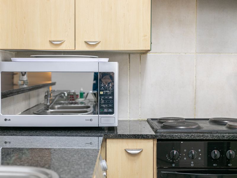 2 Bedroom Furnished Apartment To Let in Morningside, Sandton - Photo 6