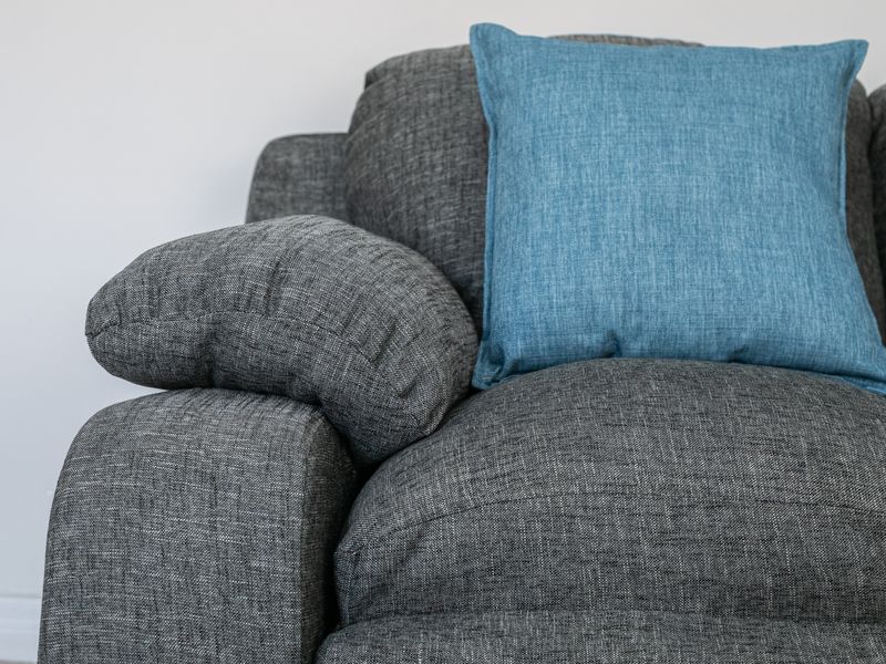 2 Bedroom Furnished Apartment To Let in Morningside, Sandton - Photo 4