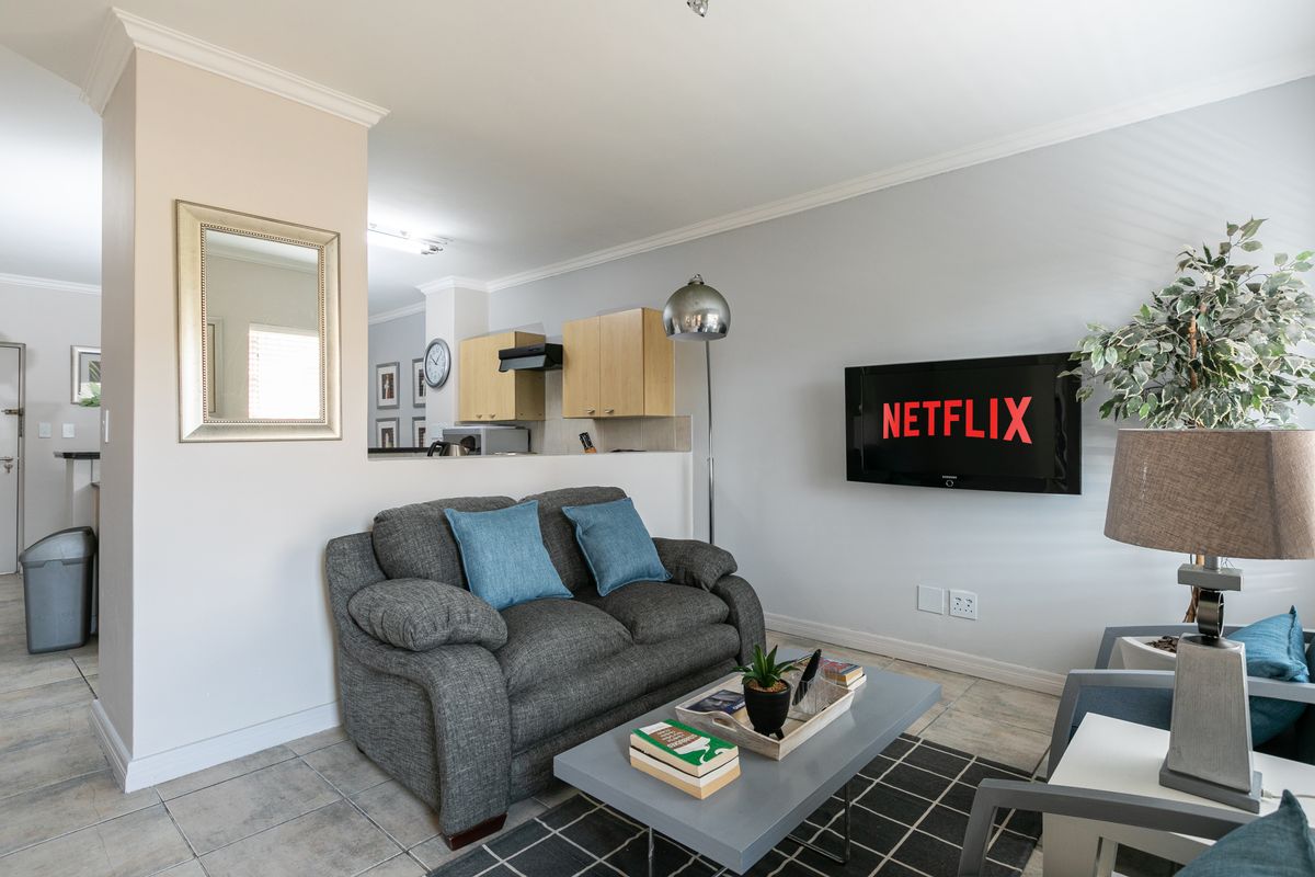 2 Bedroom Furnished Apartment To Let in Morningside, Sandton - Photo 3