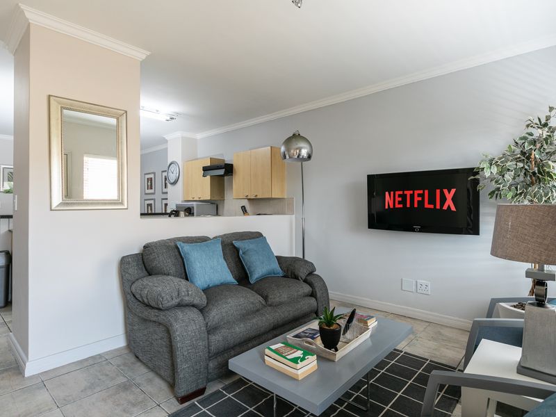 2 Bedroom Furnished Apartment To Let in Morningside, Sandton - Photo 3