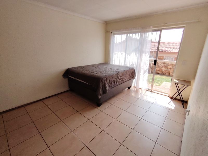 Perfect for modern living and comfort! - Photo 9