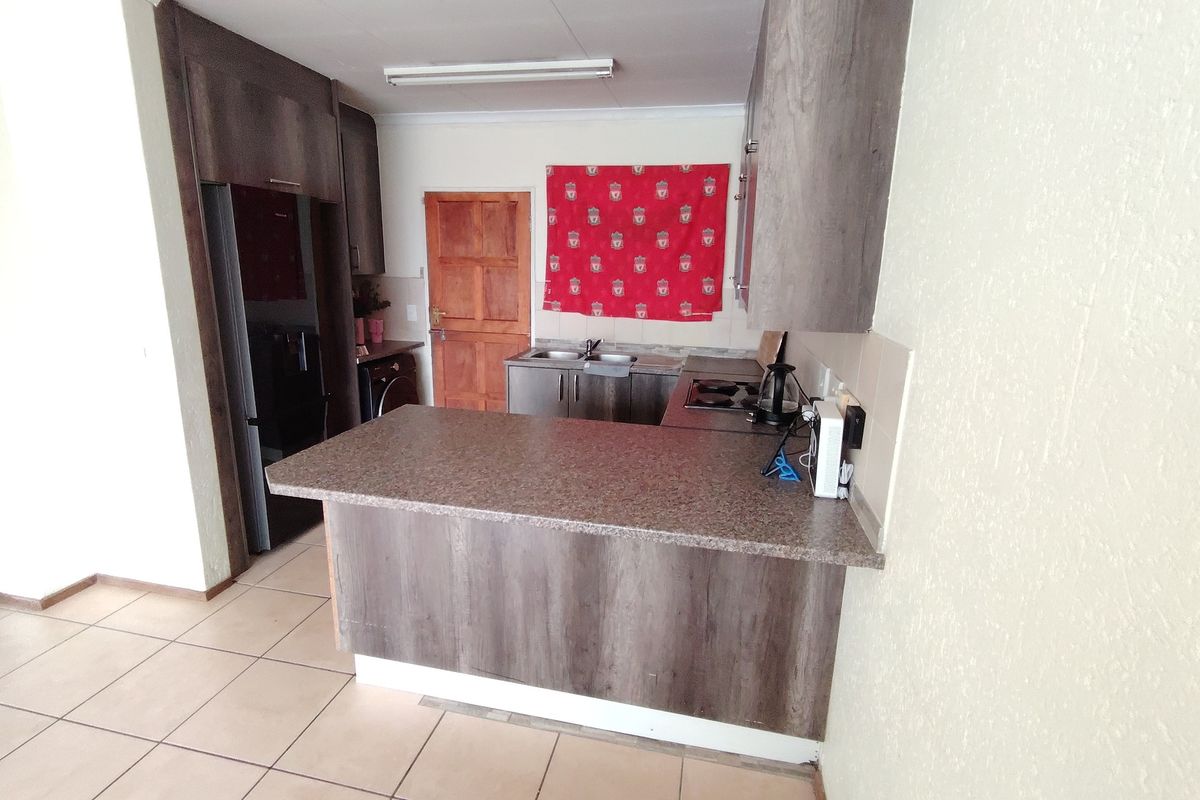 Perfect for modern living and comfort! - Photo 5