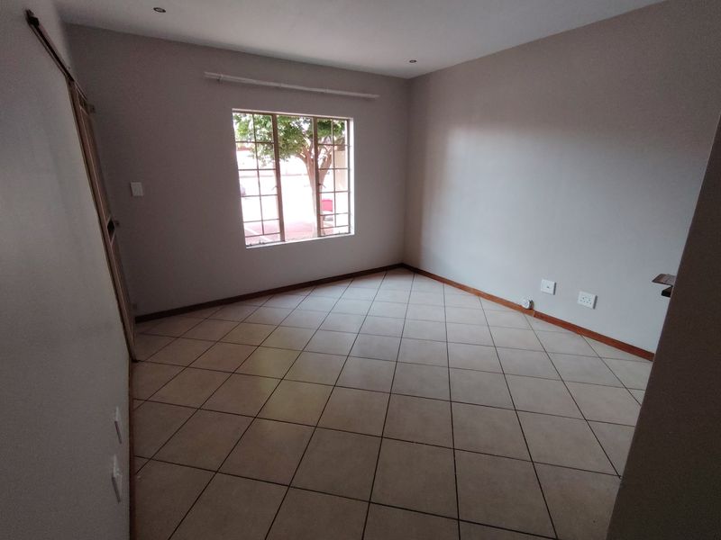 Perfect Lock up and Go Groundfloor apartment! - Photo 10