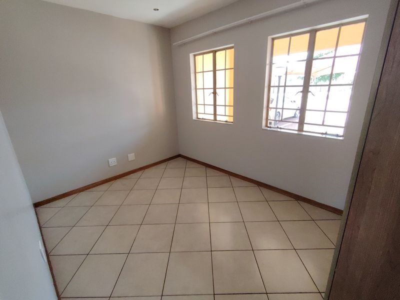 Perfect Lock up and Go Groundfloor apartment! - Photo 9