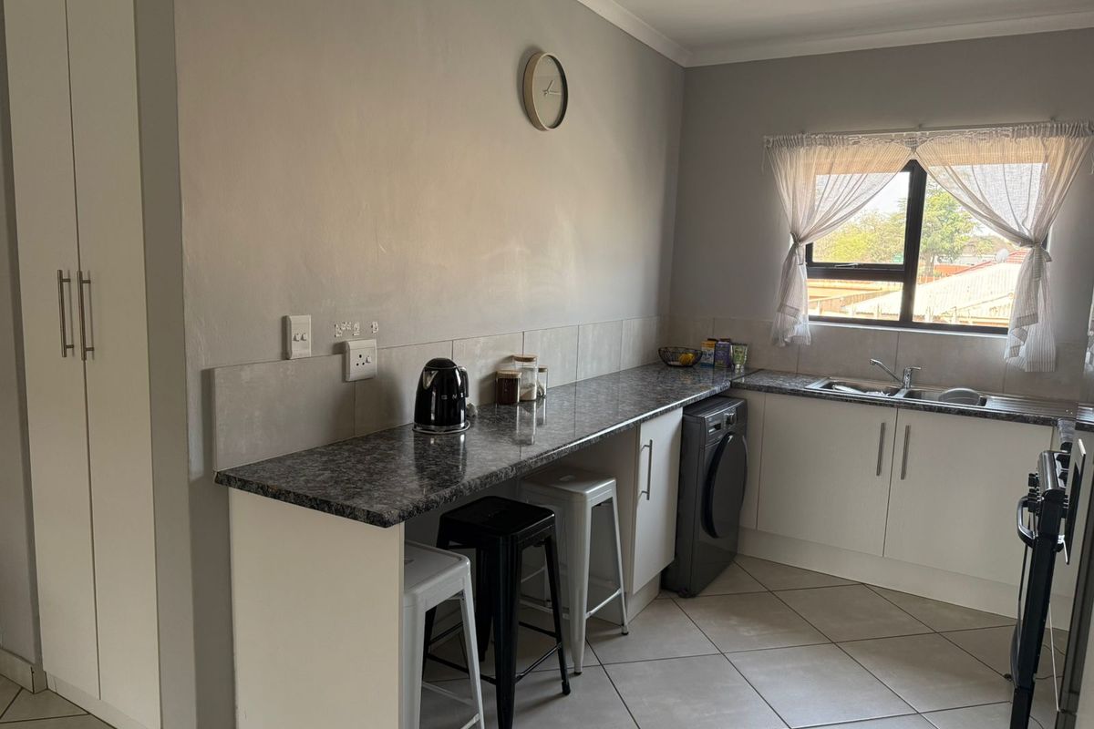 Modern 2 bedroom apartment with Balcony, Florida, Johannesburg west - Photo 3