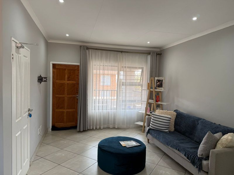 Modern 2 bedroom apartment with Balcony, Florida, Johannesburg west - Photo 7