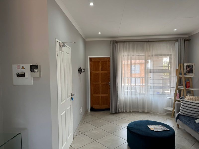 Modern 2 bedroom apartment with Balcony, Florida, Johannesburg west - Photo 6
