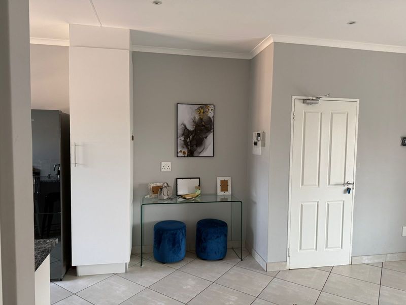 Modern 2 bedroom apartment with Balcony, Florida, Johannesburg west - Photo 5