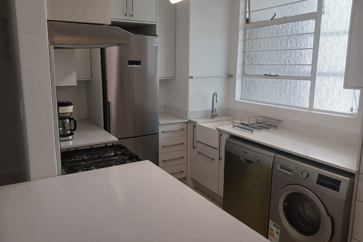 North Facing two bedroom, two bathroom furnished apartment - Photo 4