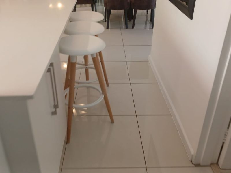 North Facing two bedroom, two bathroom furnished apartment - Photo 7