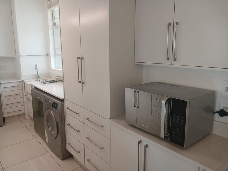 North Facing two bedroom, two bathroom furnished apartment - Photo 6