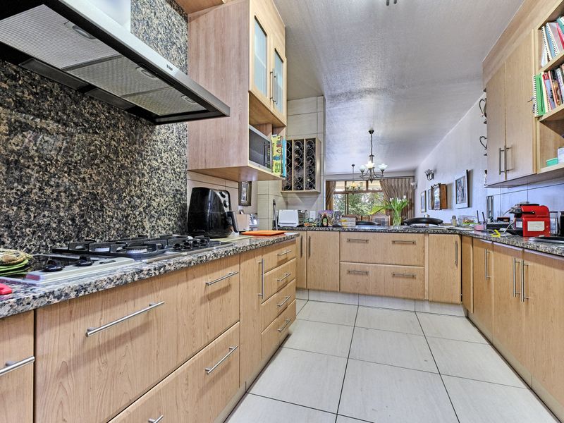 Lovely 2 Bedroom 2 Bathroom Apartment in Melrose - Photo 10