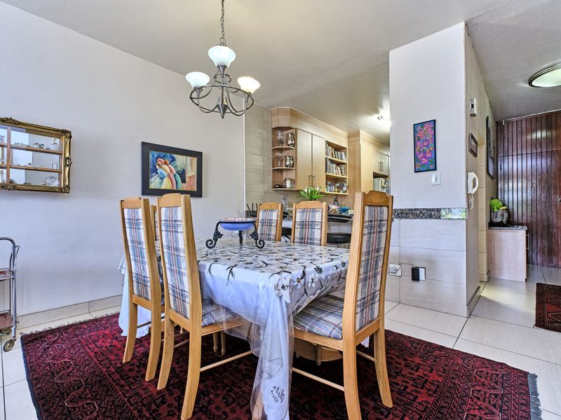 Lovely 2 Bedroom 2 Bathroom Apartment in Melrose - Photo 2