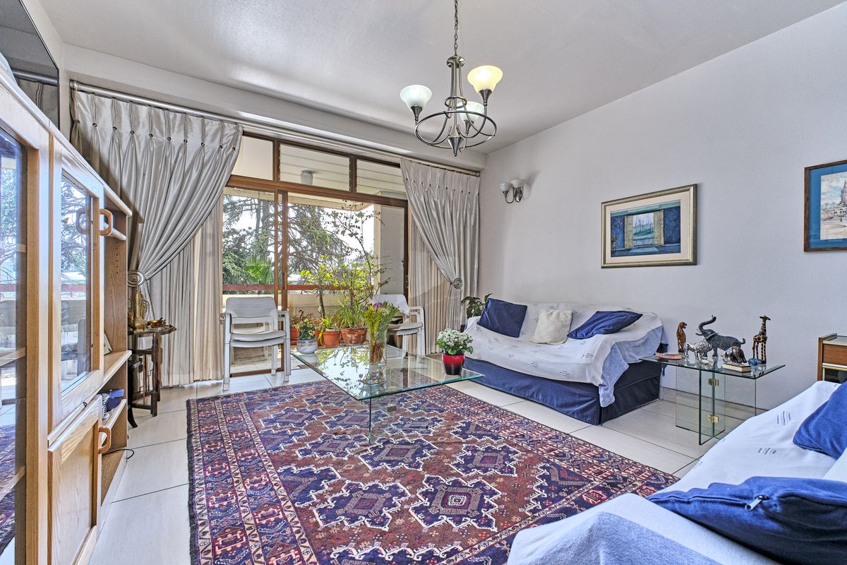 Lovely 2 Bedroom 2 Bathroom Apartment in Melrose - Photo 3