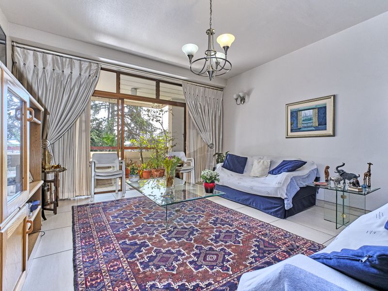 Lovely 2 Bedroom 2 Bathroom Apartment in Melrose - Photo 3