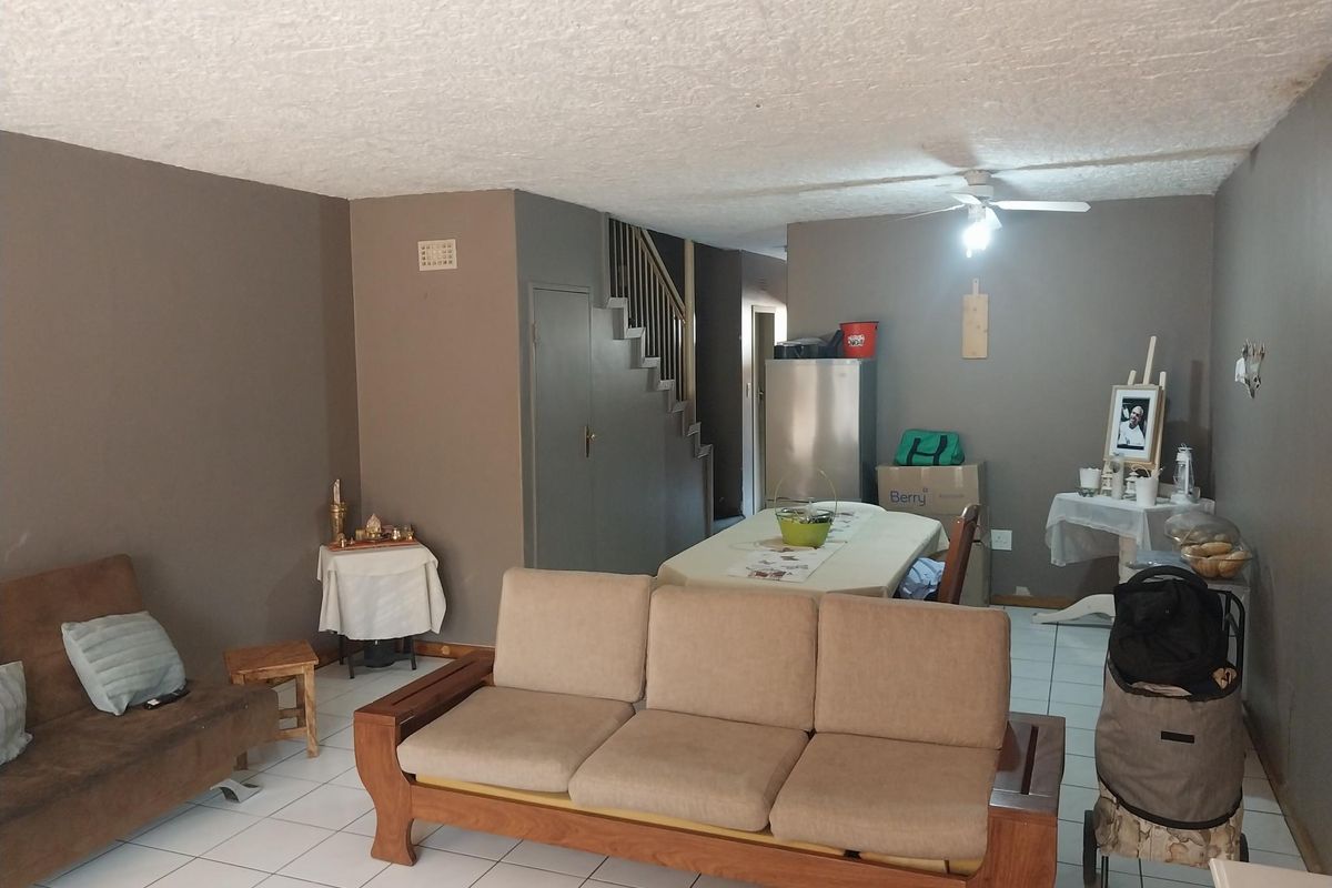 Windsor Luxe 2 Bedroom | 2.5 Bathroom - Photo 3