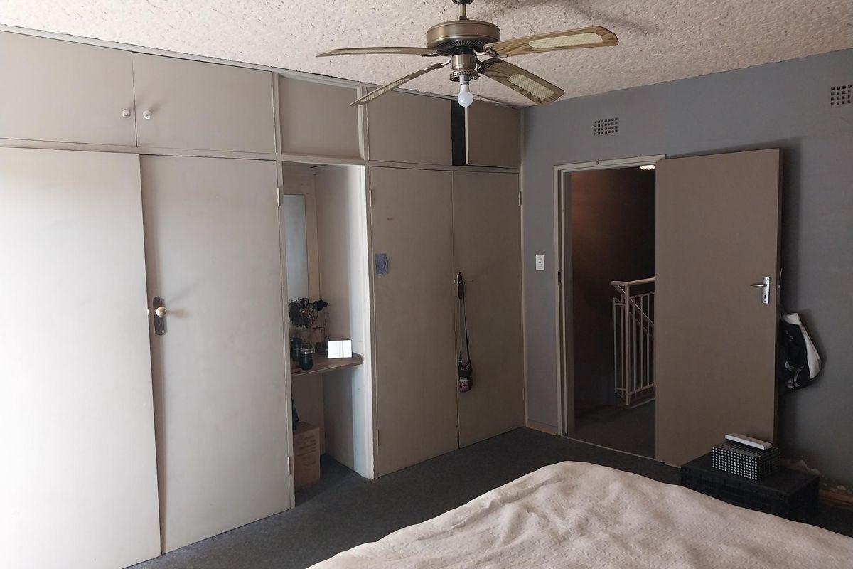 Windsor Luxe 2 Bedroom | 2.5 Bathroom - Photo 5