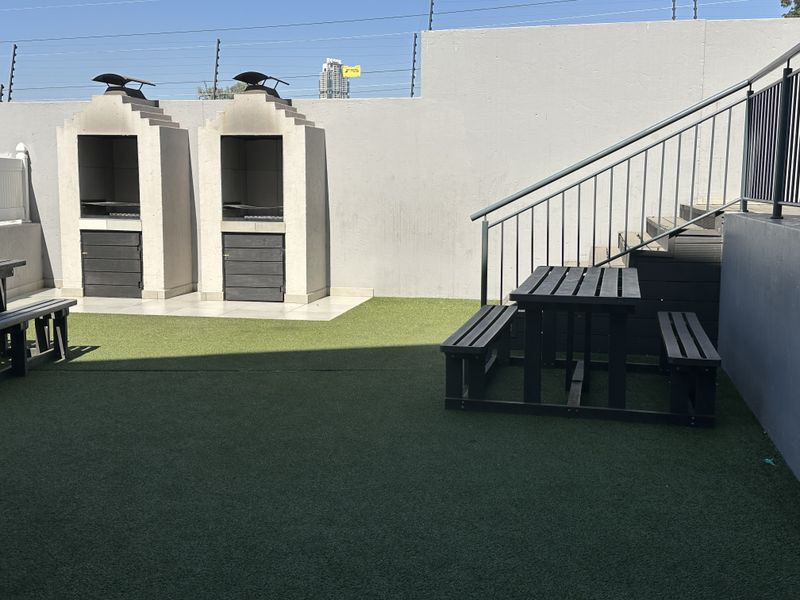 Fully Furnished Spacious And Ideally Located - Photo 3