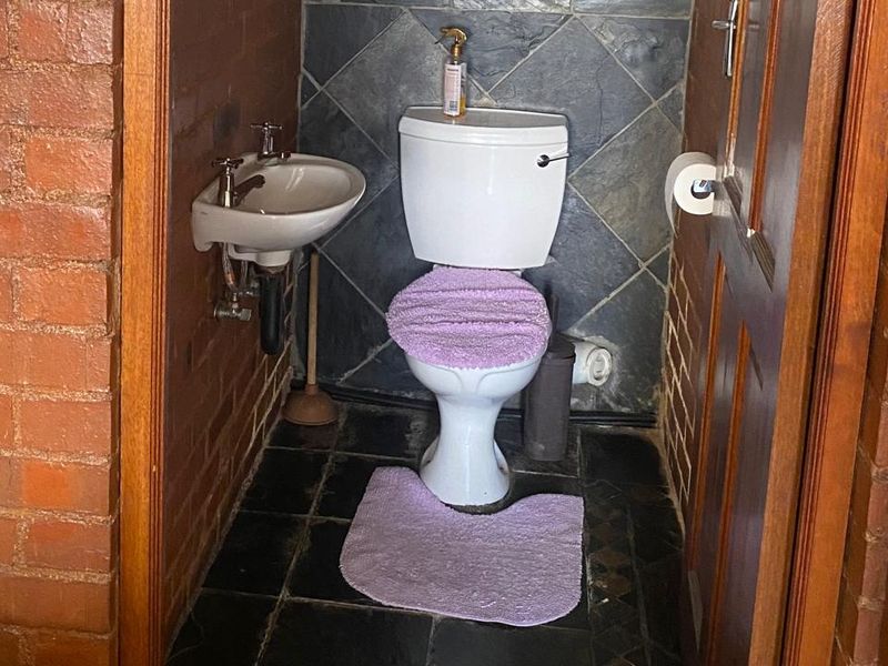 Spacious residential apartment block for sale in vibrant Marshalltown, Jhb "Calling all Investors" - Photo 10