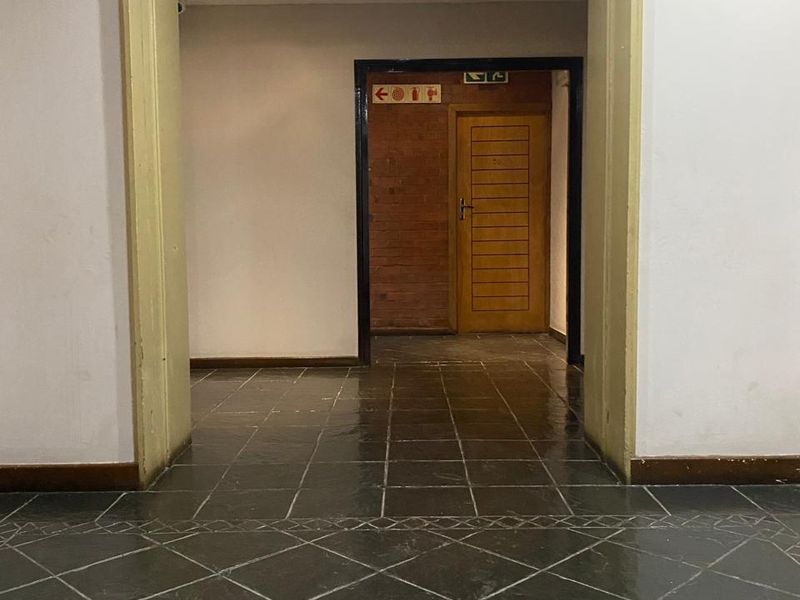 Spacious residential apartment block for sale in vibrant Marshalltown, Jhb "Calling all Investors" - Photo 6