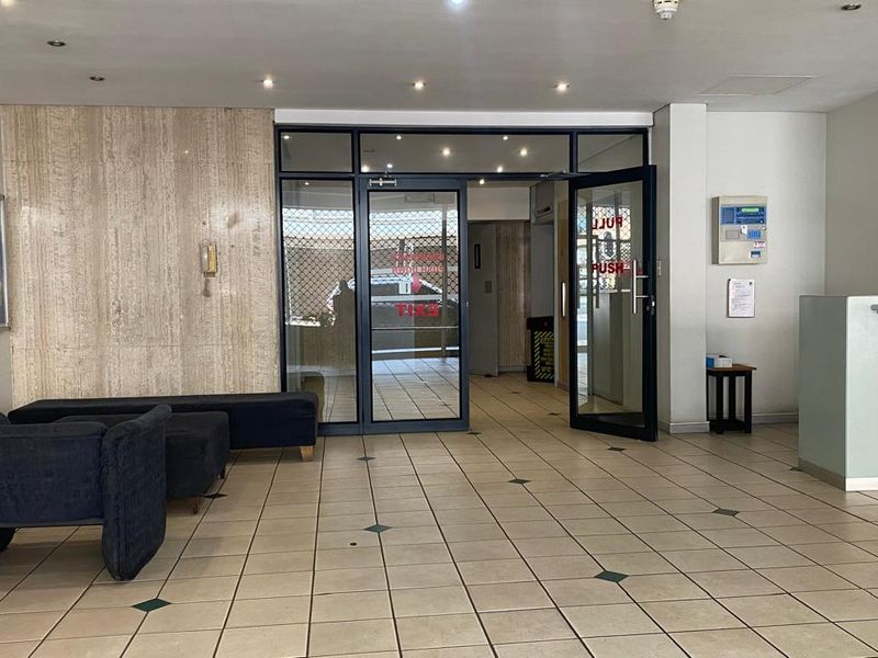 Spacious residential apartment block for sale in vibrant Marshalltown, Jhb "Calling all Investors" - Photo 3