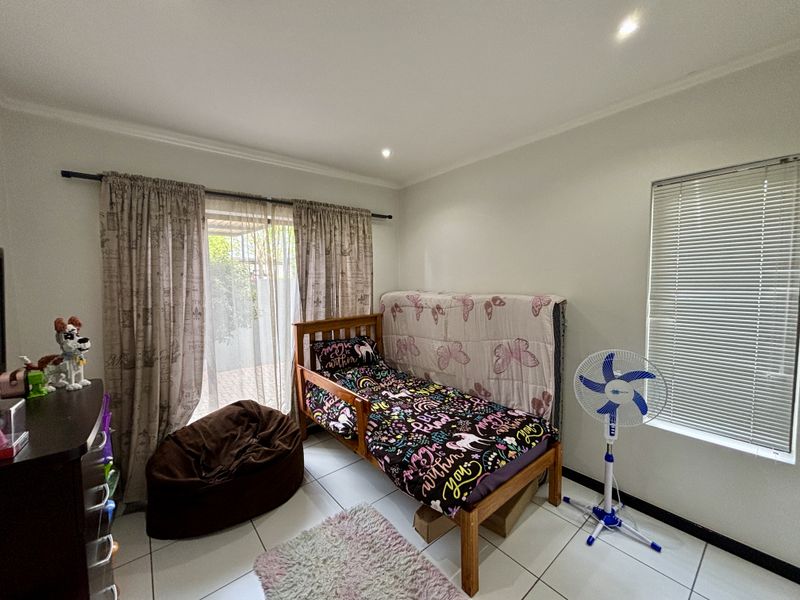 Charming 2-bedroom apartment for sale in Laguna, Barbeque Downs, Midrand—perfect for modern living! - Photo 7