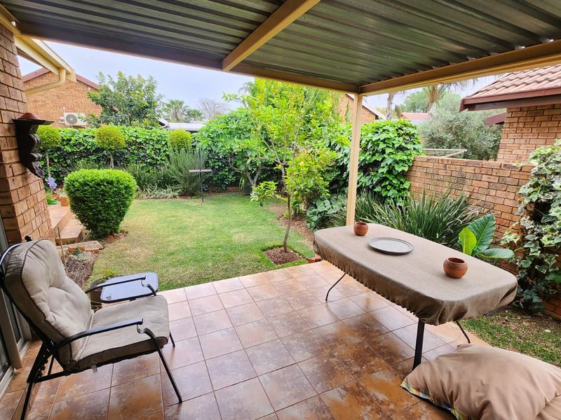 Experience Estate Living Surrounded by Beautiful Parks - Photo 2