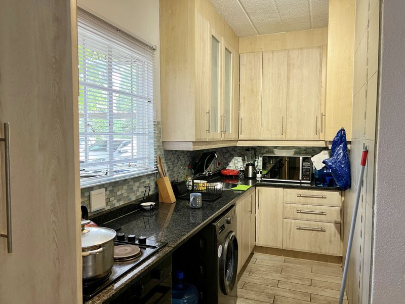 2 Bedroom House - Photo 5