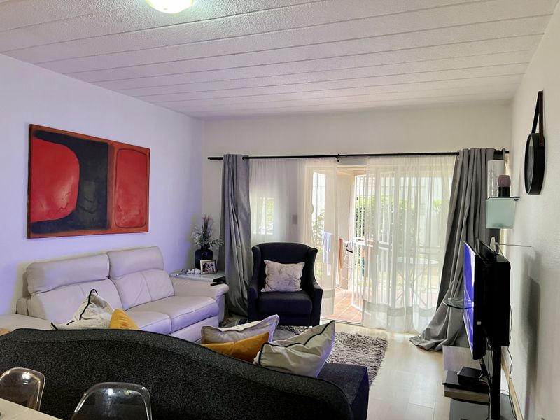 2 Bedroom House - Photo 3