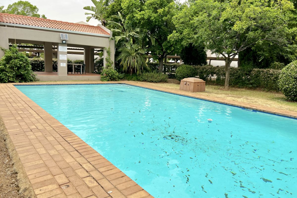 2 Bedroom House - Photo 2