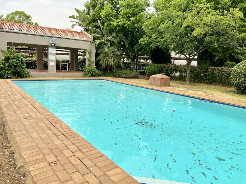 2 Bedroom House - Photo 2