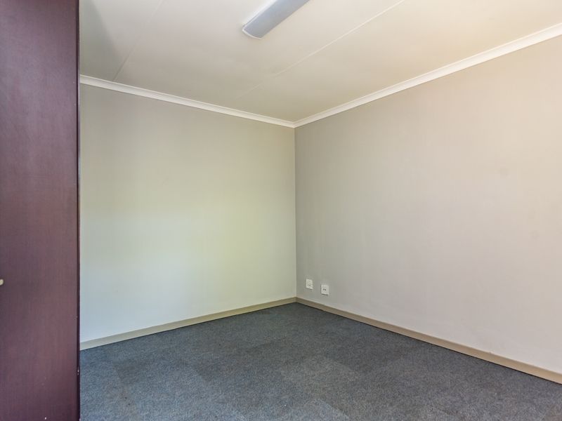 VERSATILE PROPERTY  4 BED PLUS 2 COTTAGES OR COULD BE USED FOR AIRBNB, MEDICAL SUITE OR OFFICES - Photo 5