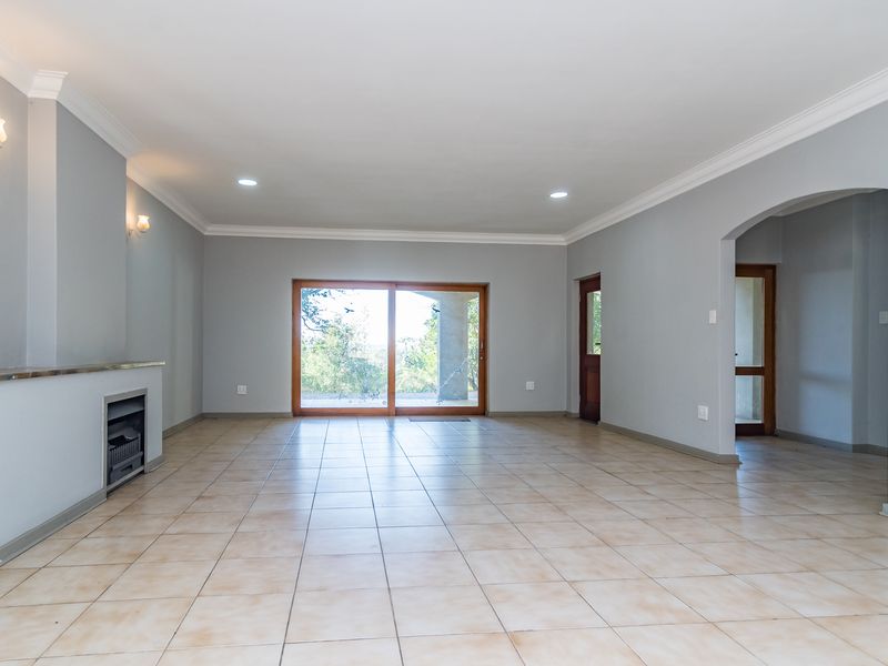 VERSATILE PROPERTY  4 BED PLUS 2 COTTAGES OR COULD BE USED FOR AIRBNB, MEDICAL SUITE OR OFFICES - Photo 10