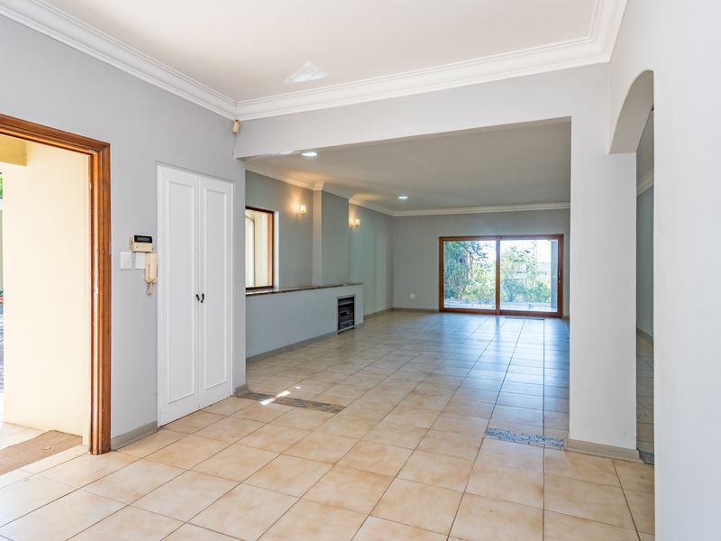 VERSATILE PROPERTY  4 BED PLUS 2 COTTAGES OR COULD BE USED FOR AIRBNB, MEDICAL SUITE OR OFFICES - Photo 9